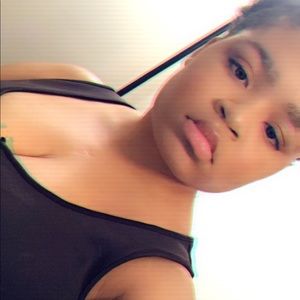 Meet your Posher, Aja